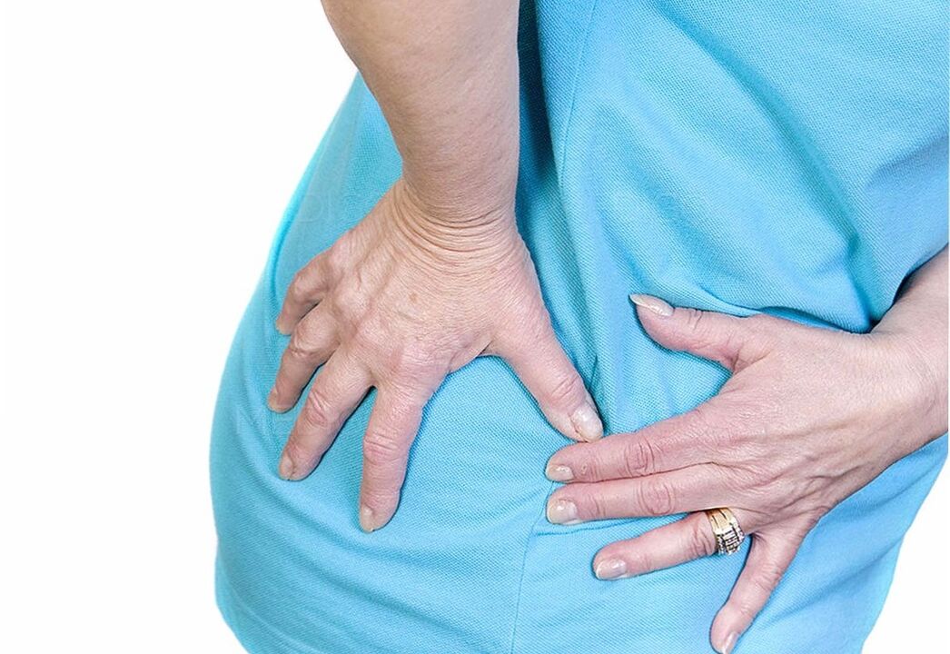 dolor en la articulación de la cadera debido a artrosis